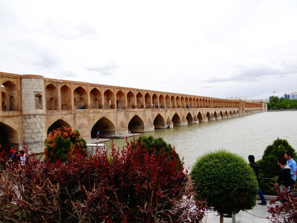 Si-o-se-pol bridge in Isfahan