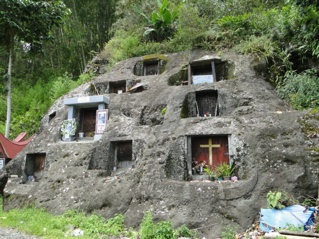 Toraja Graves